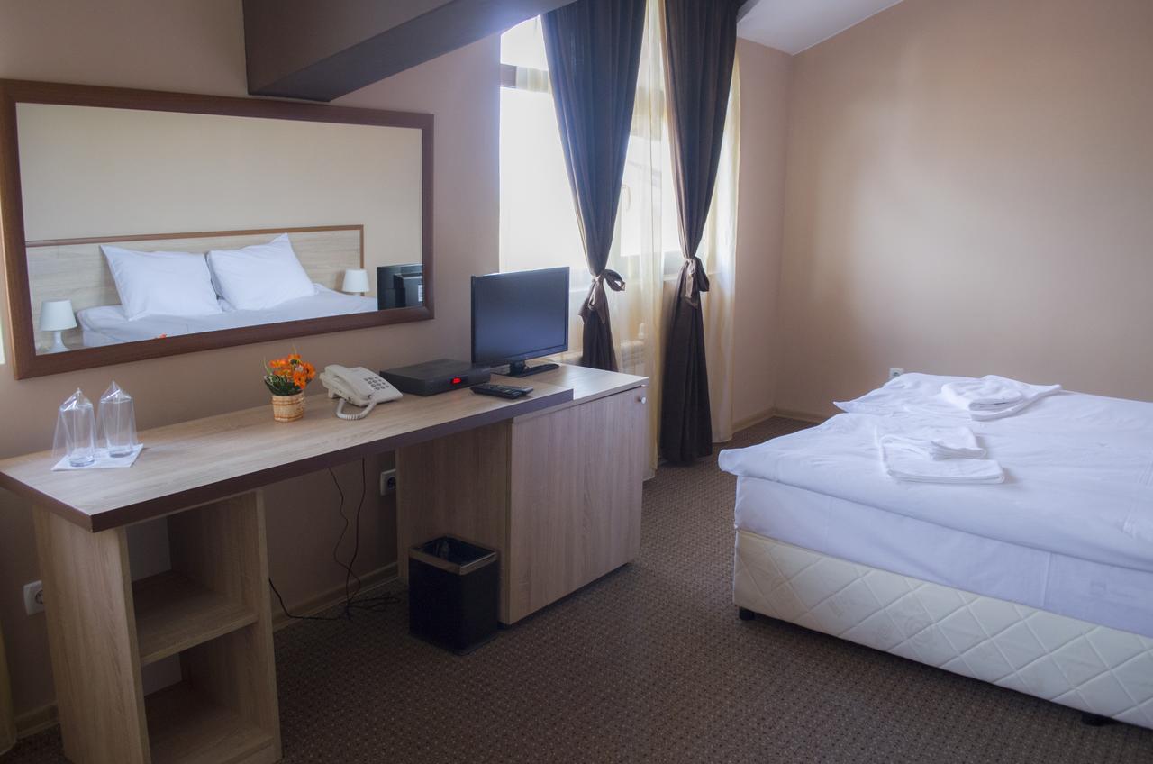 Maribel Spa Hotel Koprilova Extérieur photo